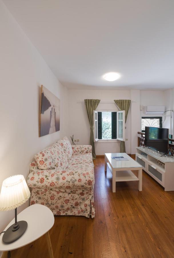 Anelia Boutique Apartments ナフプリオ エクステリア 写真